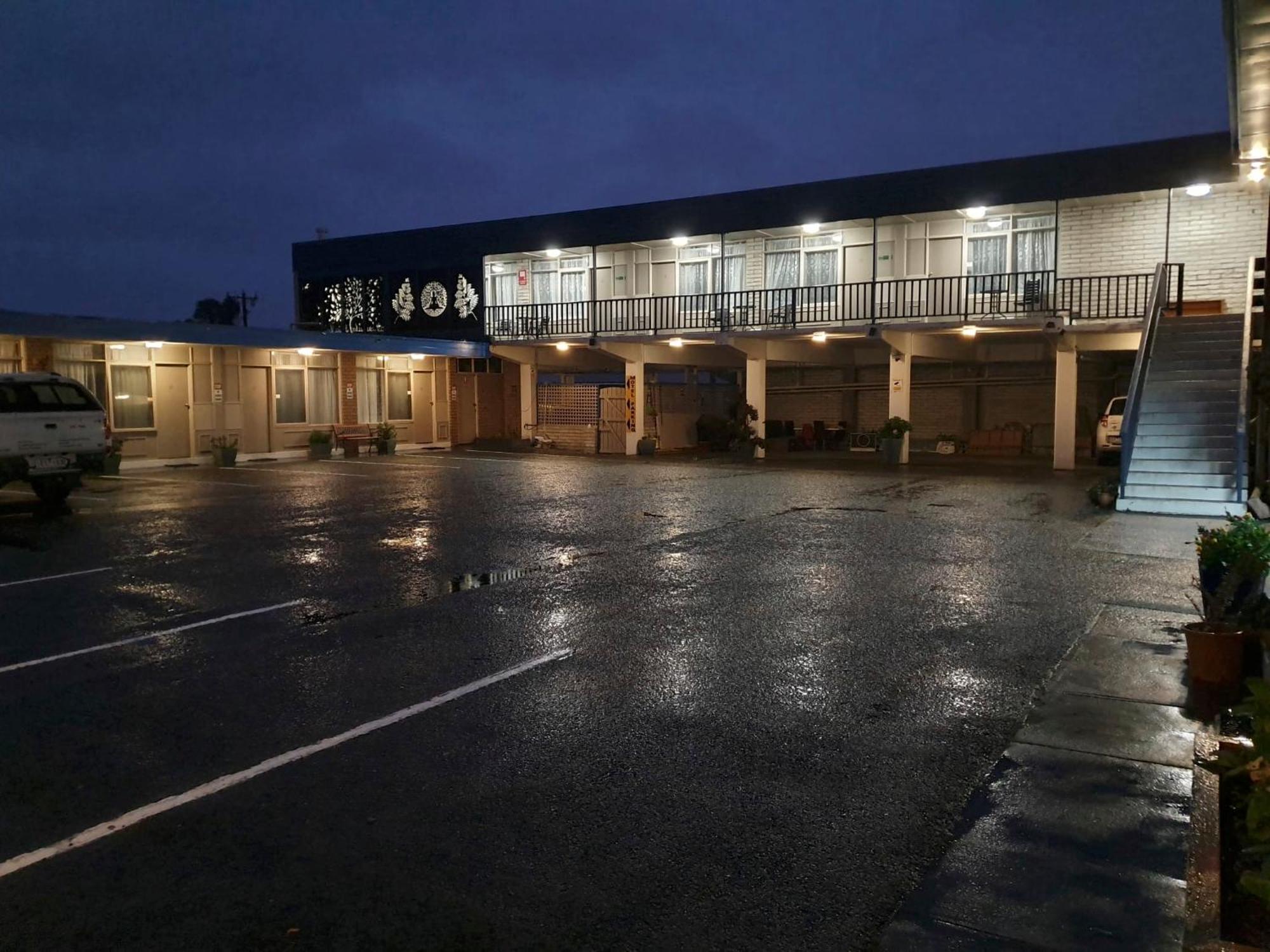 Morwell Parkside Motel Buitenkant foto