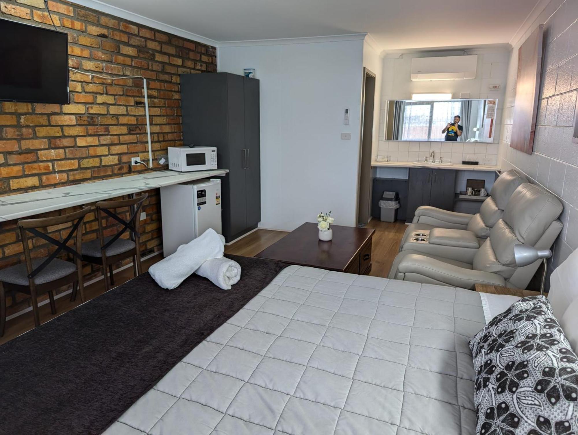 Morwell Parkside Motel Buitenkant foto