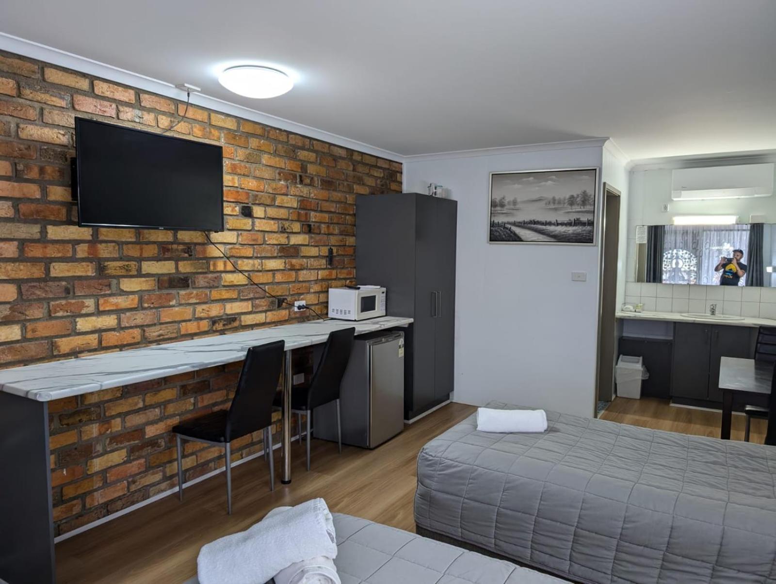 Morwell Parkside Motel Buitenkant foto
